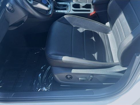 Certified 2023 Volkswagen Jetta SE FWD image 17