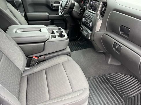 Used 2025 Chevrolet Silverado 1500 Custom Trail Boss AWD/4WD image 20