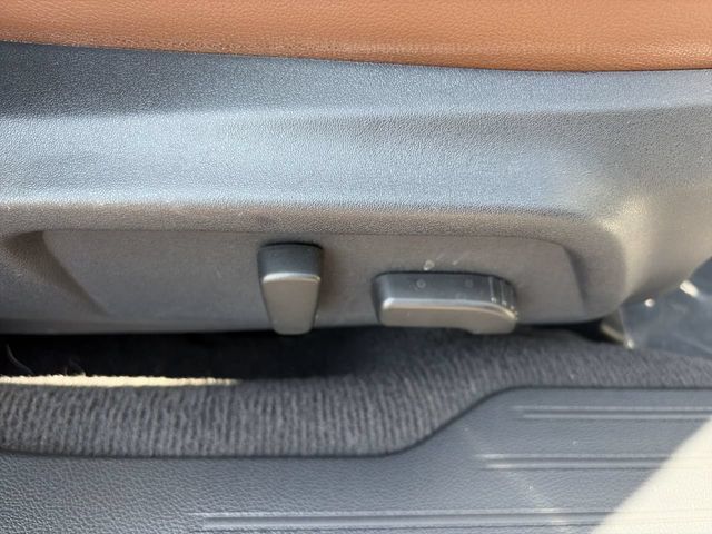 Used 2017 Subaru Outback 3.6R Touring w/ Popular Package #5A AWD/4WD image 12