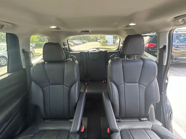 Used 2023 Subaru Ascent Limited AWD/4WD image 13