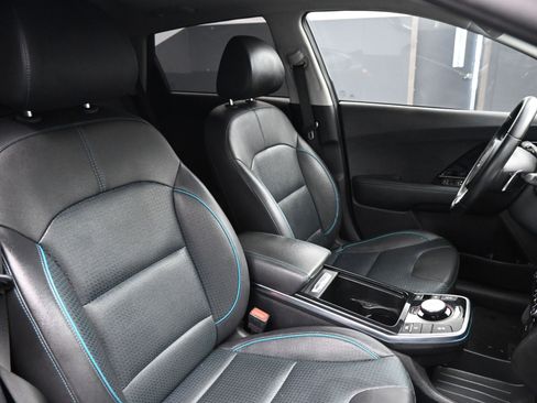 Used 2022 Kia Niro EX Premium image 22
