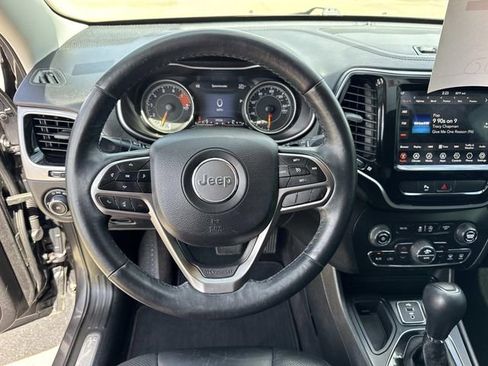 Used 2019 Jeep Cherokee Limited FWD image 25