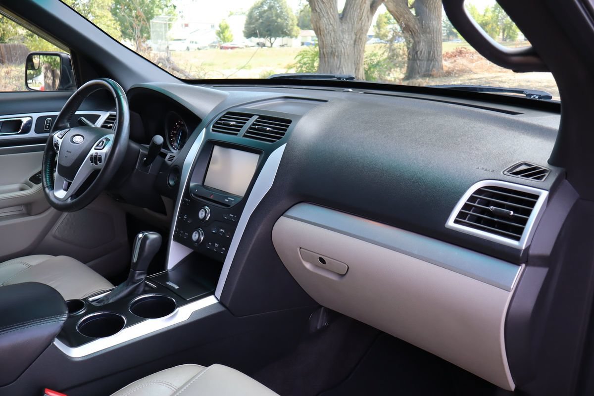 Used 2012 Ford Explorer XLT FWD image 17