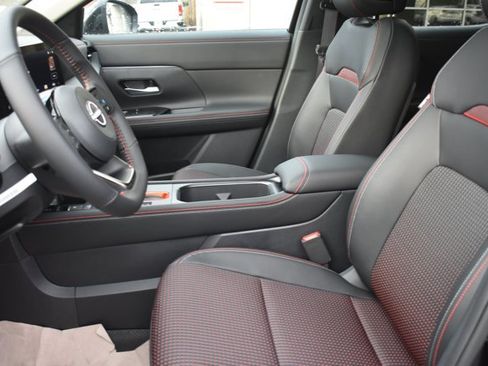 New 2026 Nissan Kicks SR w/ SR Premium Package AWD/4WD image 14
