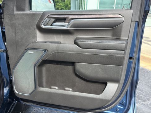Used 2023 Chevrolet Silverado 1500 LTZ w/ Technology Package AWD/4WD image 32