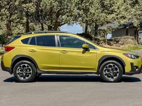 Used 2021 Subaru Crosstrek 2.0i Premium w/ Moonroof Package AWD/4WD image 3