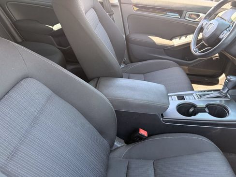 Used 2023 Honda Civic EX image 9