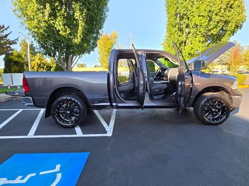 Used 2018 RAM 1500 Big Horn image 24