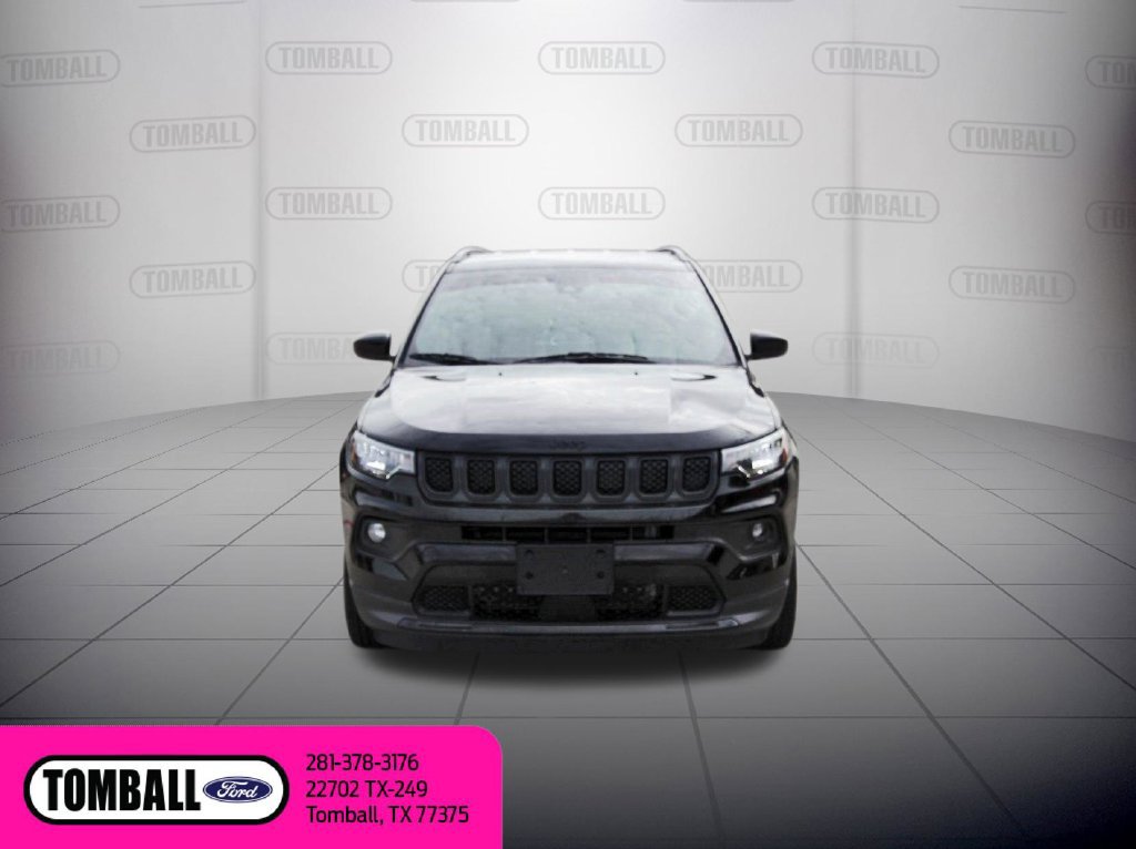 Used 2024 Jeep Compass Latitude w/ Altitude Special Edition AWD/4WD image 2