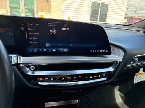 Used 2024 Cadillac Lyriq Luxury w/ LPO, Floor Liner Package AWD/4WD image 29