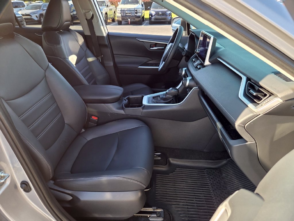 Used 2023 Toyota RAV4 XLE Premium AWD/4WD image 15
