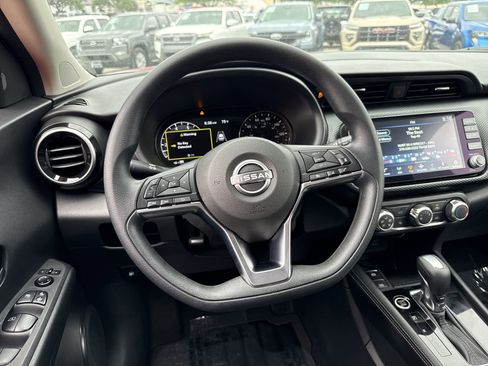 Used 2024 Nissan Kicks SV FWD image 11