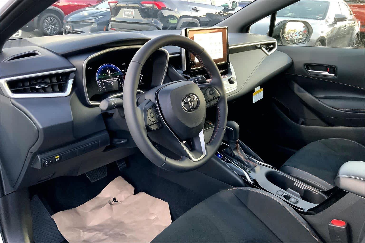 Used 2026 Toyota Corolla SE FWD image 8