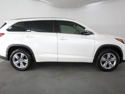 Used 2018 Toyota Highlander Limited FWD image 5
