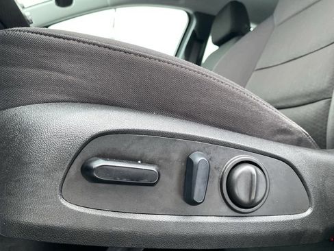 Used 2023 Chevrolet Malibu LT image 15