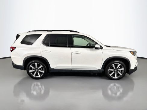 Certified 2024 Honda Pilot Touring image 4