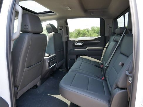 New 2026 GMC Sierra 1500 SLT w/ SLT Premium Plus Package AWD/4WD image 9