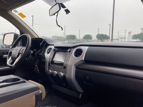 Used 2015 Toyota Tundra SR5 RWD image 9
