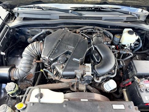 Used 2006 Toyota 4Runner SR5 AWD/4WD image 8