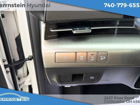 Certified 2025 Hyundai Kona SE AWD/4WD image 17