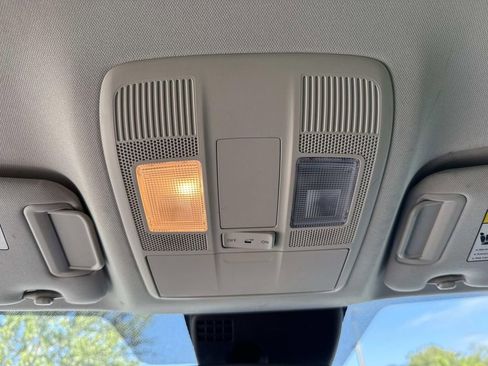 Used 2019 MAZDA CX-5 Touring image 44