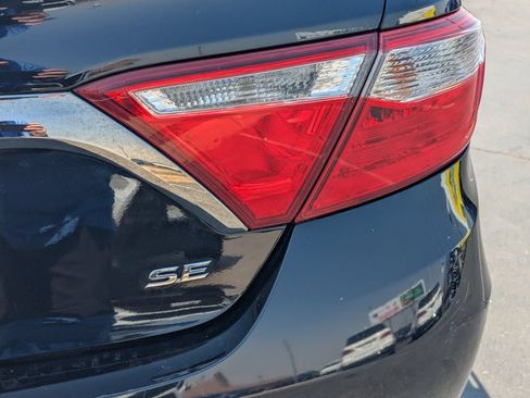 Used 2016 Toyota Camry SE FWD image 5