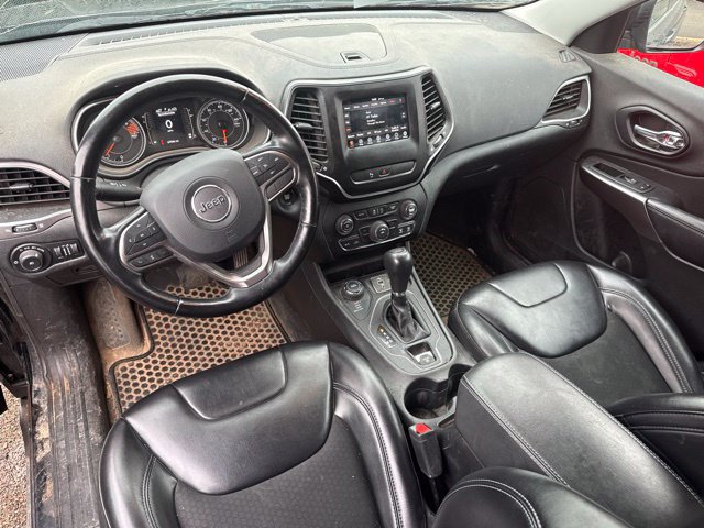 Used 2020 Jeep Cherokee Latitude Plus w/ Cold Weather Group AWD/4WD image 18