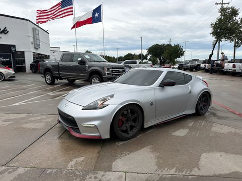 Used 2015 Nissan 370Z NISMO RWD image 1