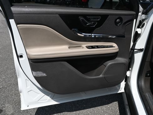 Used 2021 Lincoln Corsair Reserve AWD/4WD image 14