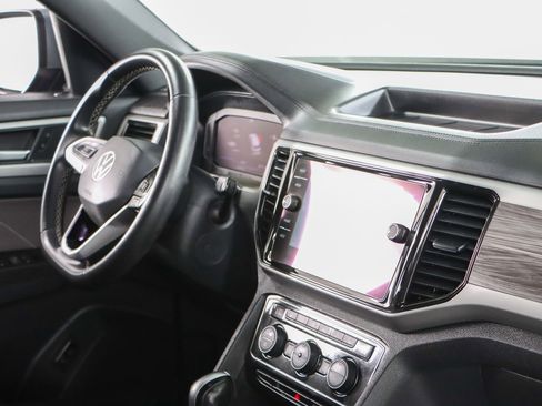 Used 2022 Volkswagen Atlas Cross Sport SE image 26