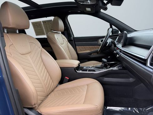 Used 2025 Kia Sorento SX Prestige w/ Olive Brown Leather Package image 15