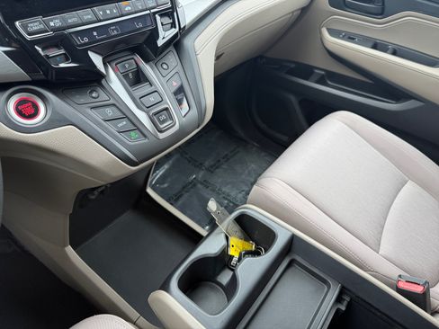 Used 2020 Honda Odyssey EX image 13