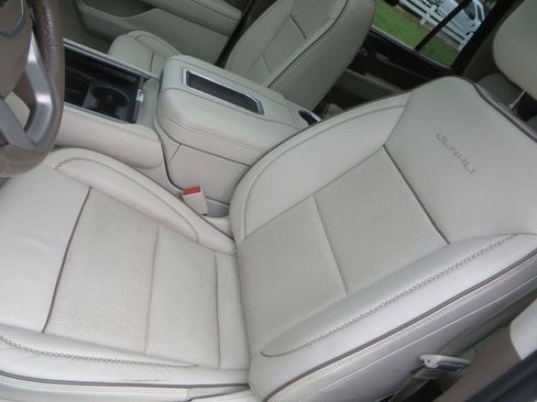 Used 2023 GMC Yukon Denali AWD/4WD image 27