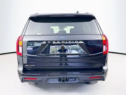 New 2025 Ford Expedition Active RWD image 5
