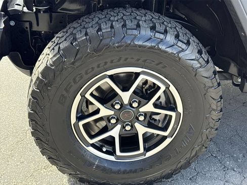 Used 2025 Jeep Wrangler Unlimited Rubicon AWD/4WD image 30