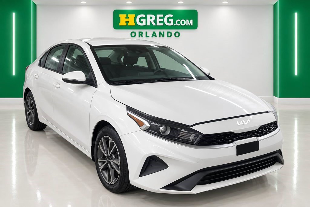 Used 2023 Kia Forte LXS w/ LXS Technology Package FWD image 2