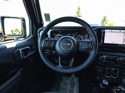 New 2025 Jeep Gladiator Willys image 29