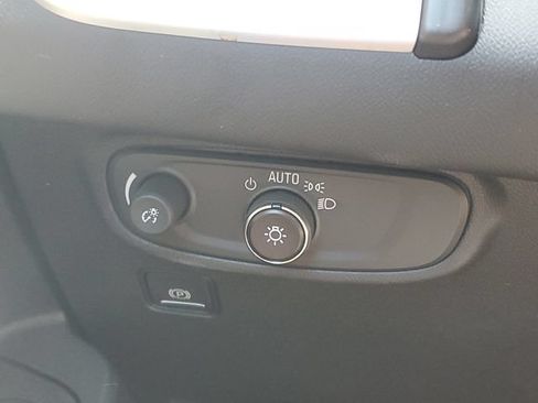 Certified 2022 GMC Terrain SLE w/ Driver Convenience Package FWD image 19
