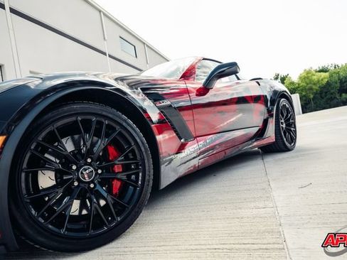 Used 2015 Chevrolet Corvette Z06 w/ 3LZ Preferred Equipment Group RWD image 19