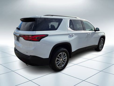 Used 2023 Chevrolet Traverse LT image 4
