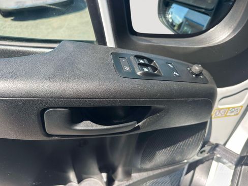 Used 2024 RAM ProMaster 2500 w/ Convenience Group FWD image 17