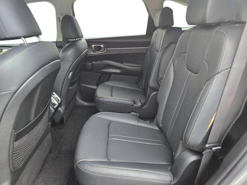 Used 2021 Kia Sorento EX FWD image 19