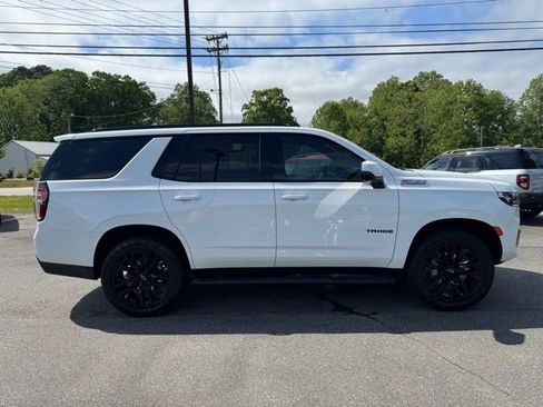 Used 2021 Chevrolet Tahoe Z71 w/ Luxury Package AWD/4WD image 11