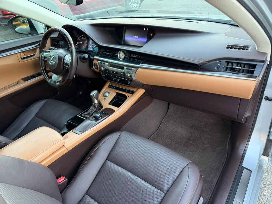 Used 2018 Lexus ES 350 w/ Premier Package FWD image 23