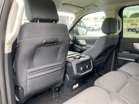 Used 2025 Ford Expedition Max Active AWD/4WD image 28