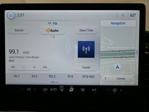 Used 2023 Ford Transit 350 XLT image 19