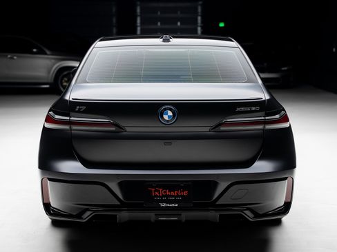 Used 2023 BMW i7 xDrive60 image 24