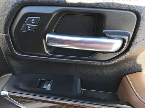 Certified 2020 Chevrolet Silverado 1500 High Country w/ Technology Package image 32