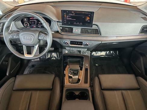 Used 2023 Audi Q5 e Premium Plus w/ Premium Plus Package AWD/4WD image 3