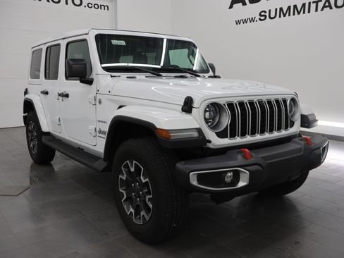 Used 2024 Jeep Wrangler Unlimited Sahara w/ Technology Group AWD/4WD image 2